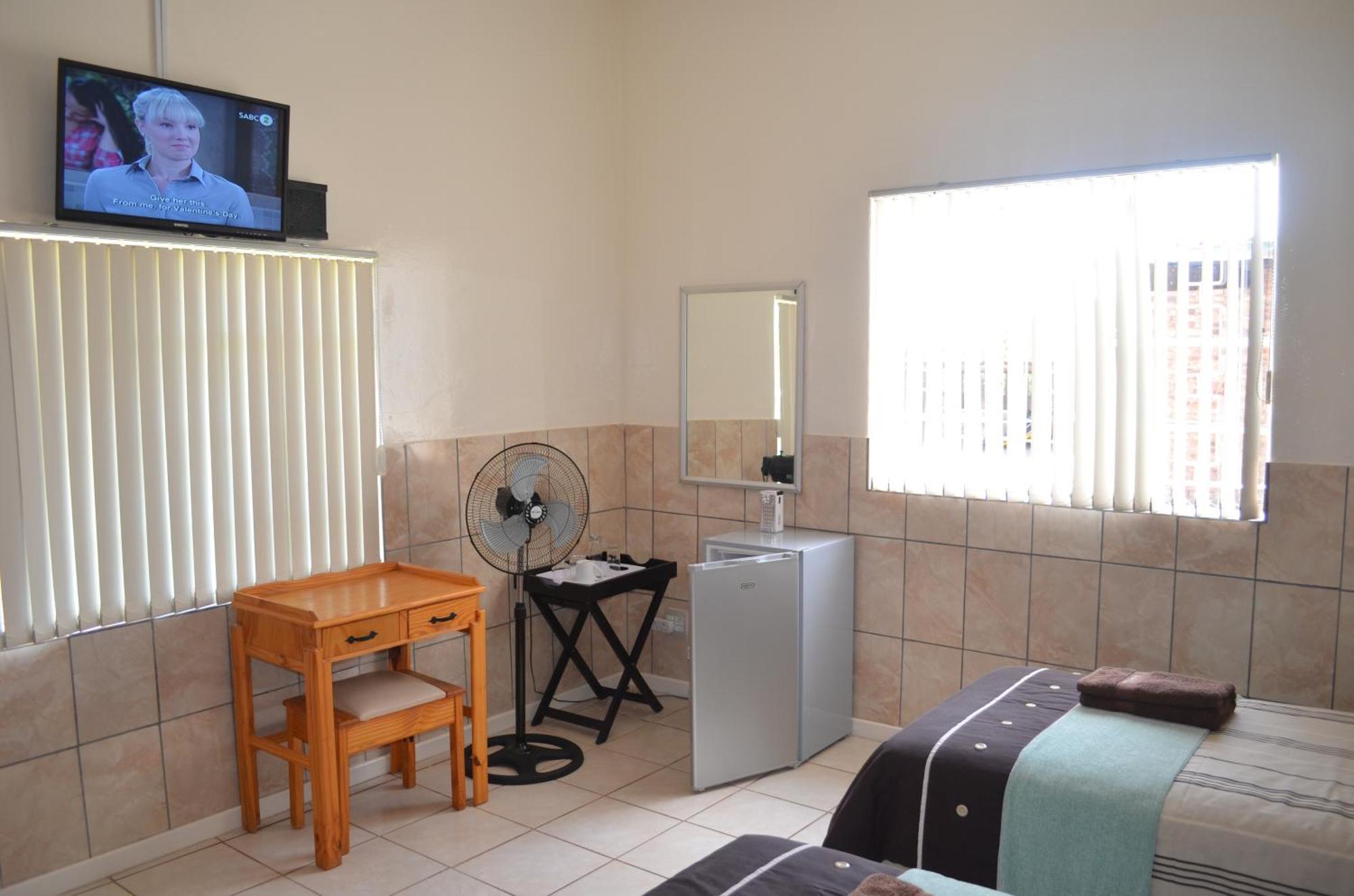 Bed and Breakfast Breaking Dawn Noupoort Habitación foto